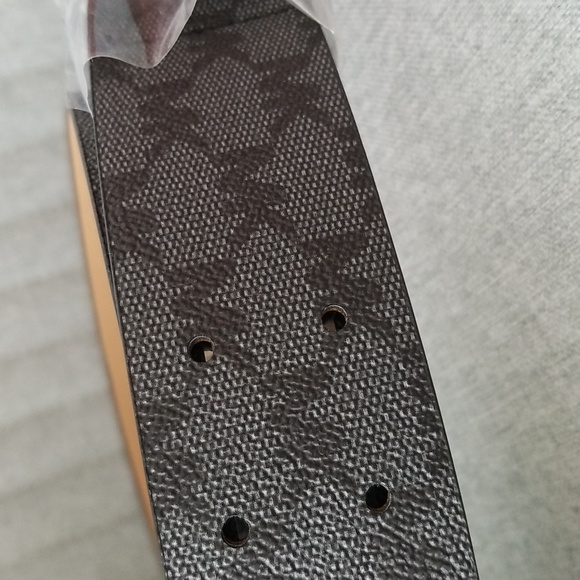 Michael Kors Logo Belt, NWT -- Small - Picture 6 of 11